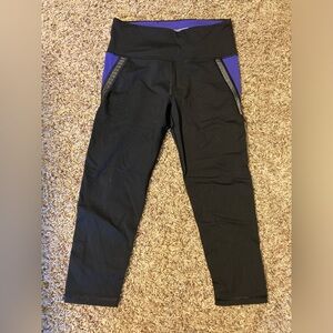 Victoria’s Secret workout capris great condition size small